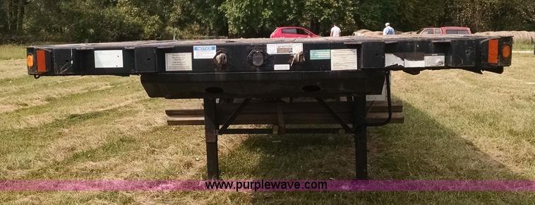 image for item AY9497 2007 Fontaine flatbed trailer