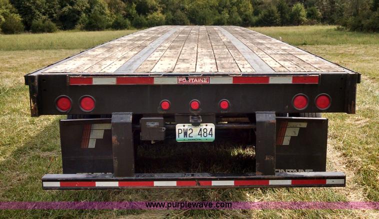 image for item AY9497 2007 Fontaine flatbed trailer