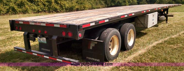 image for item AY9497 2007 Fontaine flatbed trailer