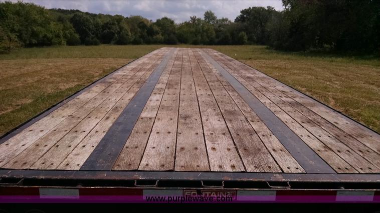 image for item AY9497 2007 Fontaine flatbed trailer