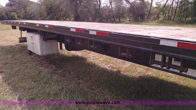 image for item AY9497 2007 Fontaine flatbed trailer
