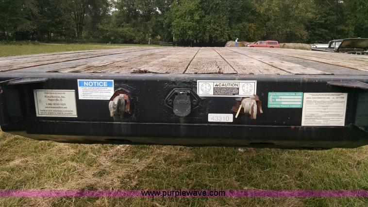 image for item AY9497 2007 Fontaine flatbed trailer