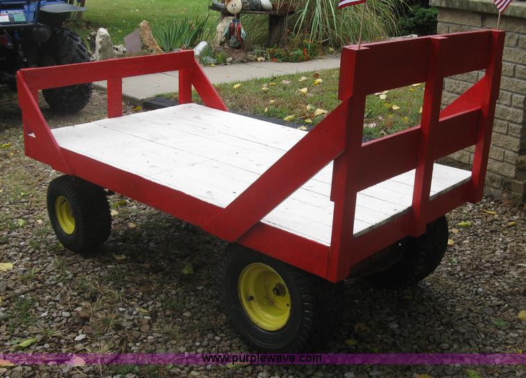 image for item BD9690 Mini parade hay wagon