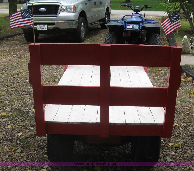 image for item BD9690 Mini parade hay wagon