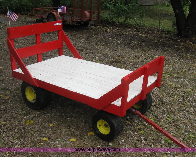 image for item BD9690 Mini parade hay wagon