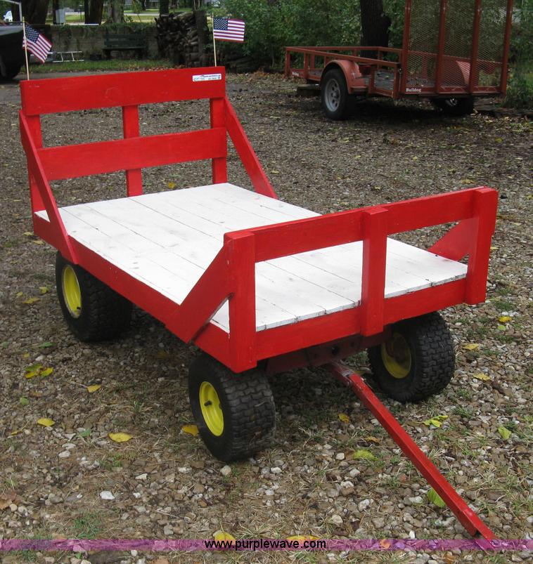 image for item BD9690 Mini parade hay wagon