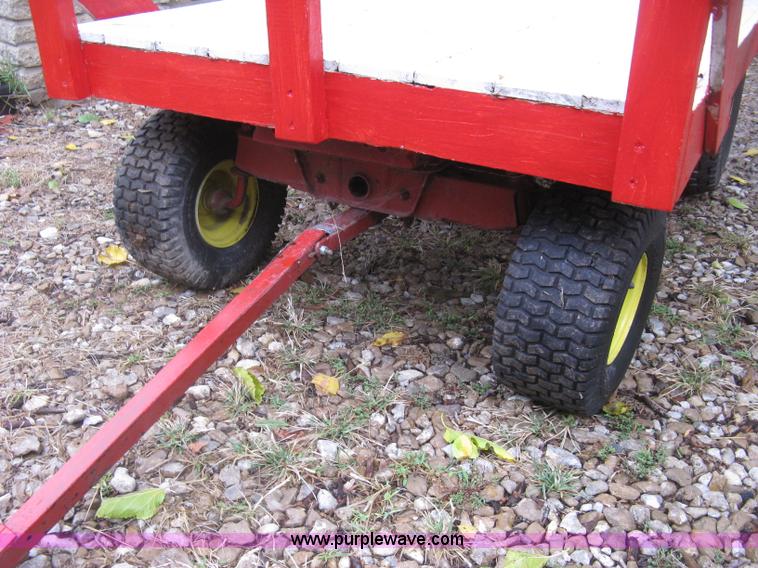 image for item BD9690 Mini parade hay wagon