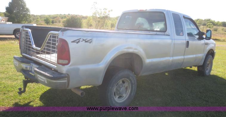 image for item D2171 2004 Ford F250 SuperCab pickup truck