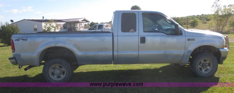 image for item D2171 2004 Ford F250 SuperCab pickup truck