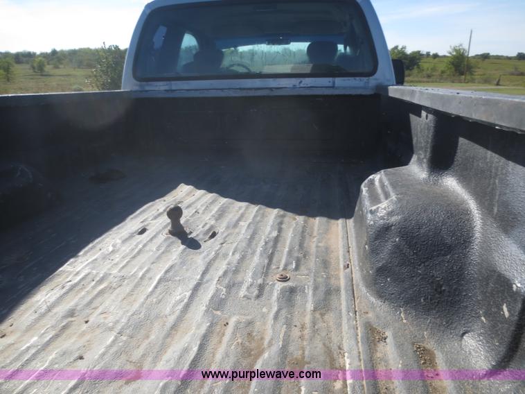 image for item D2171 2004 Ford F250 SuperCab pickup truck