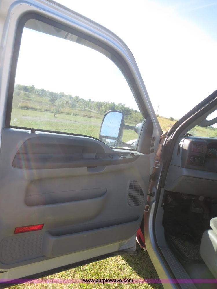 image for item D2171 2004 Ford F250 SuperCab pickup truck