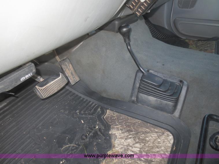 image for item D2171 2004 Ford F250 SuperCab pickup truck