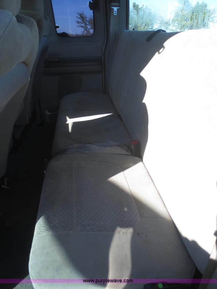 image for item D2171 2004 Ford F250 SuperCab pickup truck