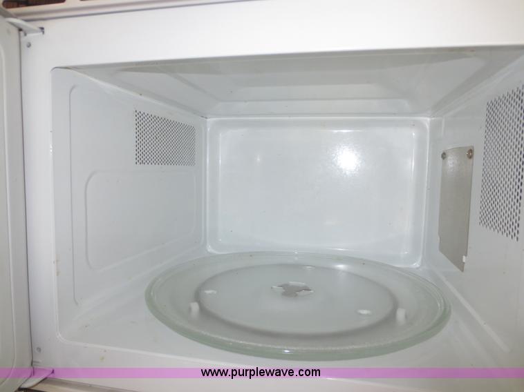 image for item D2173 2000 Fleetwood 2855 Terry RV