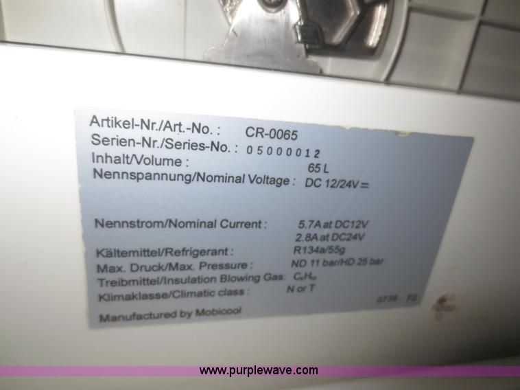 image for item D2174 2005 Peterbilt 379 semi truck