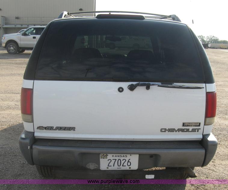 image for item E7993 1996 Chevrolet Blazer LS SUV