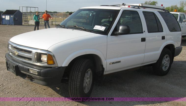 image for item E7993 1996 Chevrolet Blazer LS SUV