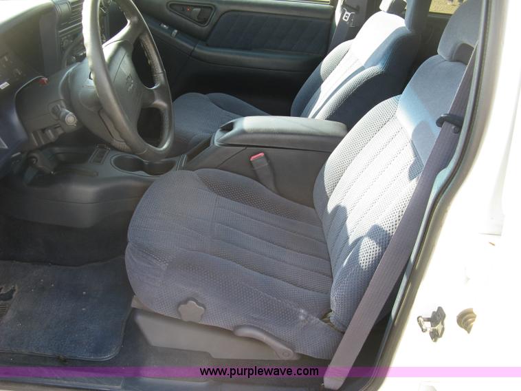 image for item E7993 1996 Chevrolet Blazer LS SUV