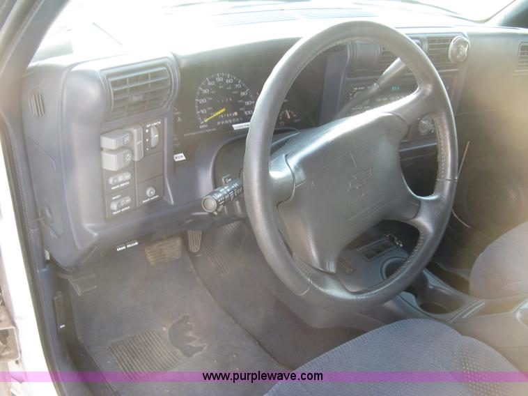 image for item E7993 1996 Chevrolet Blazer LS SUV