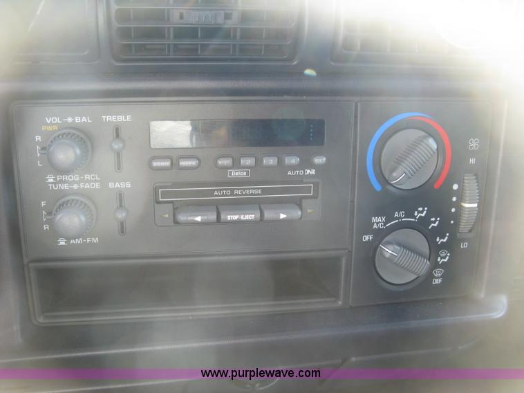 image for item E7993 1996 Chevrolet Blazer LS SUV