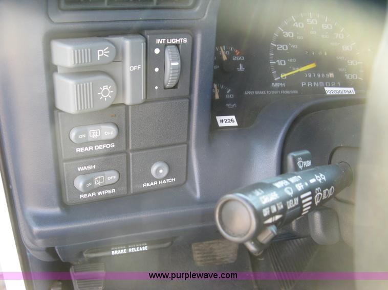 image for item E7993 1996 Chevrolet Blazer LS SUV