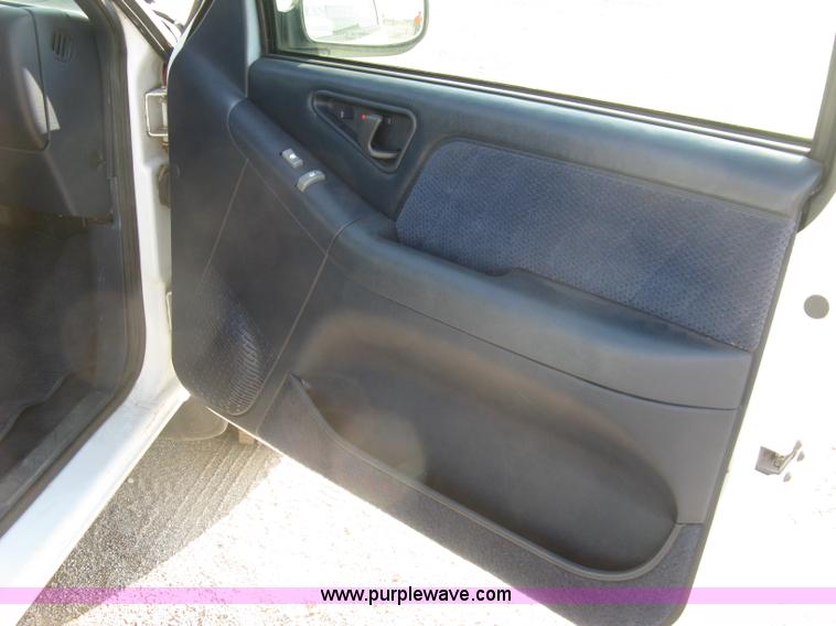 image for item E7993 1996 Chevrolet Blazer LS SUV