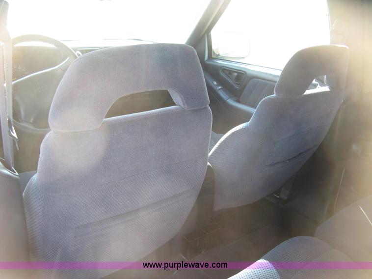 image for item E7993 1996 Chevrolet Blazer LS SUV