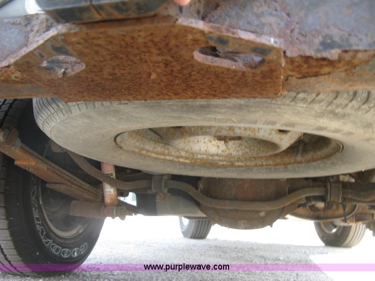 image for item E7993 1996 Chevrolet Blazer LS SUV