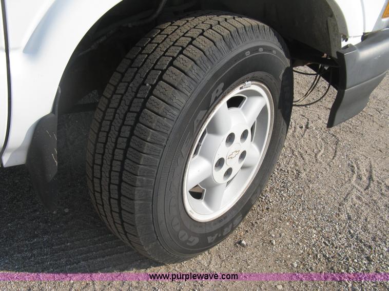 image for item E7993 1996 Chevrolet Blazer LS SUV