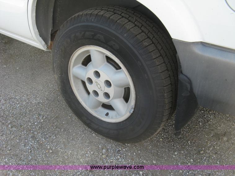 image for item E7993 1996 Chevrolet Blazer LS SUV