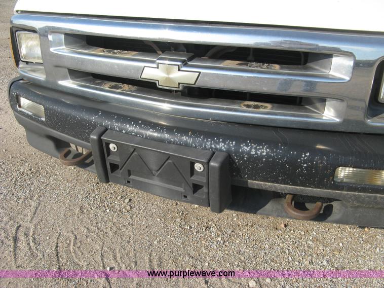 image for item E7993 1996 Chevrolet Blazer LS SUV