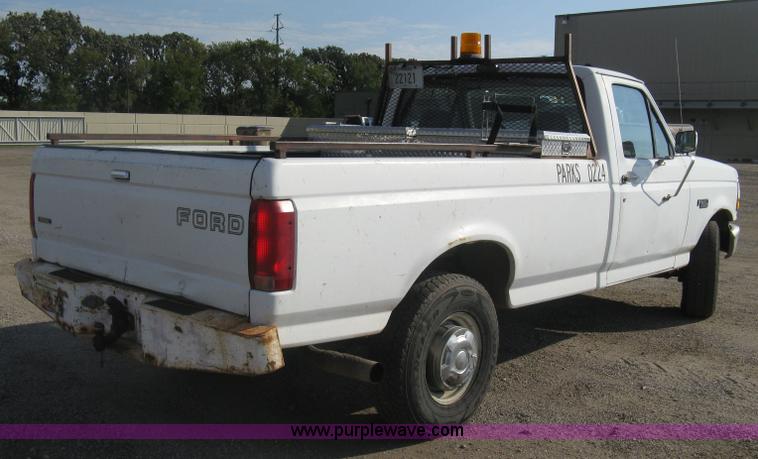 image for item E7994 1993 Ford F250 XL pickup truck