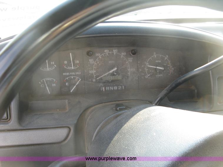 image for item E7994 1993 Ford F250 XL pickup truck