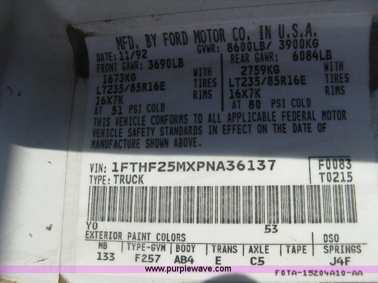 image for item E7994 1993 Ford F250 XL pickup truck