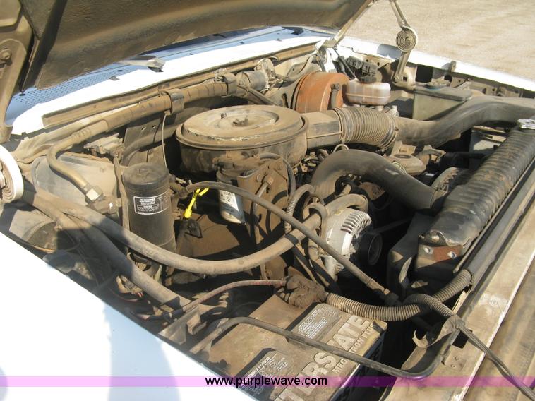 image for item E7994 1993 Ford F250 XL pickup truck