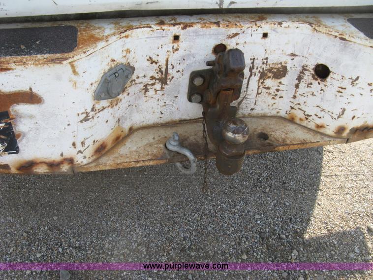 image for item E7994 1993 Ford F250 XL pickup truck