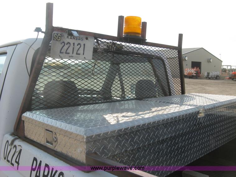 image for item E7994 1993 Ford F250 XL pickup truck