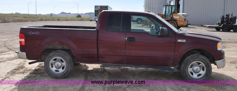 image for item F2067 2006 Ford F150 SuperCab pickup truck