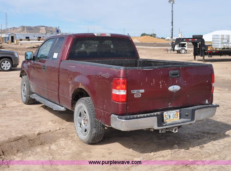 image for item F2067 2006 Ford F150 SuperCab pickup truck