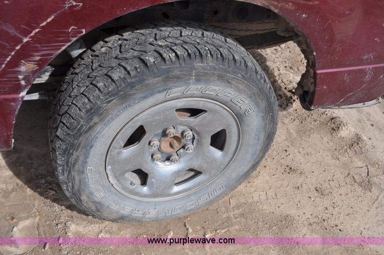 image for item F2067 2006 Ford F150 SuperCab pickup truck