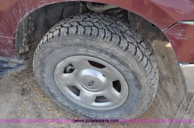 image for item F2067 2006 Ford F150 SuperCab pickup truck