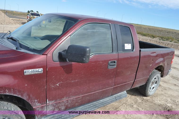 image for item F2067 2006 Ford F150 SuperCab pickup truck