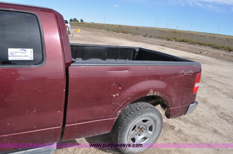 image for item F2067 2006 Ford F150 SuperCab pickup truck