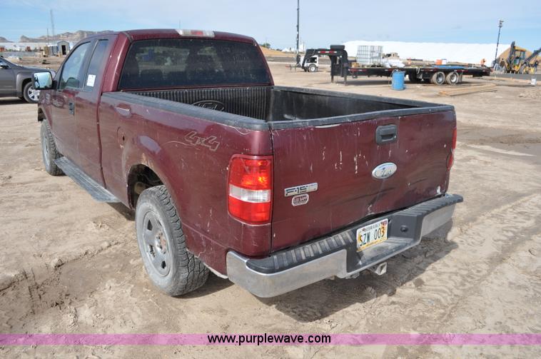 image for item F2067 2006 Ford F150 SuperCab pickup truck