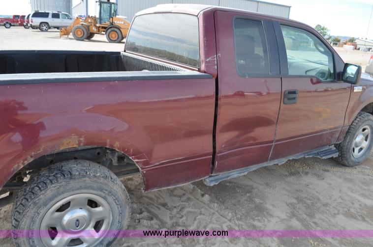 image for item F2067 2006 Ford F150 SuperCab pickup truck