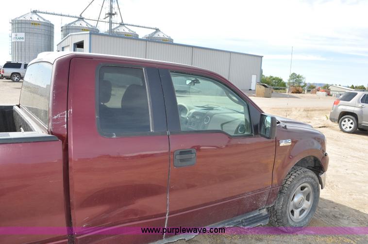 image for item F2067 2006 Ford F150 SuperCab pickup truck