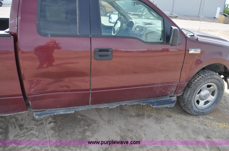 image for item F2067 2006 Ford F150 SuperCab pickup truck