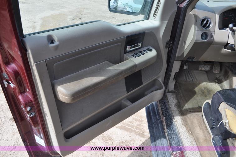 image for item F2067 2006 Ford F150 SuperCab pickup truck
