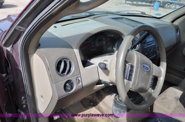image for item F2067 2006 Ford F150 SuperCab pickup truck