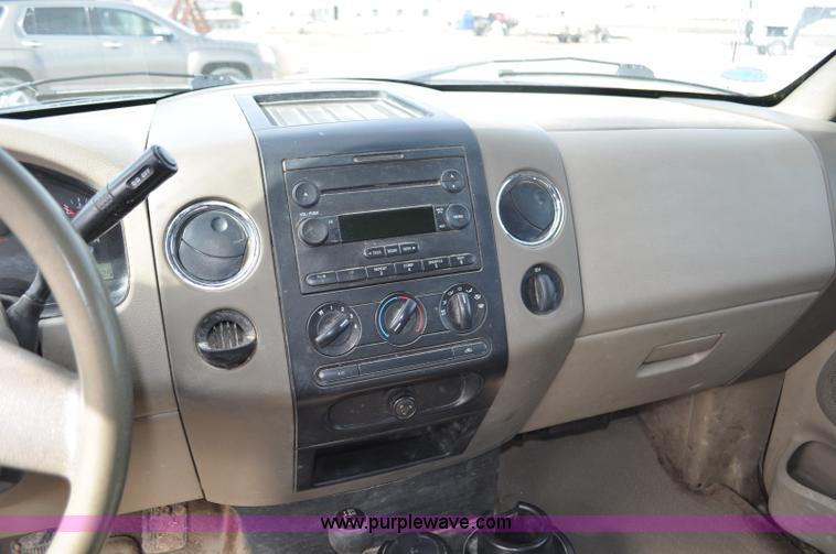 image for item F2067 2006 Ford F150 SuperCab pickup truck